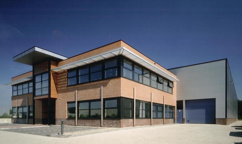 Bedrijfspand in Almere